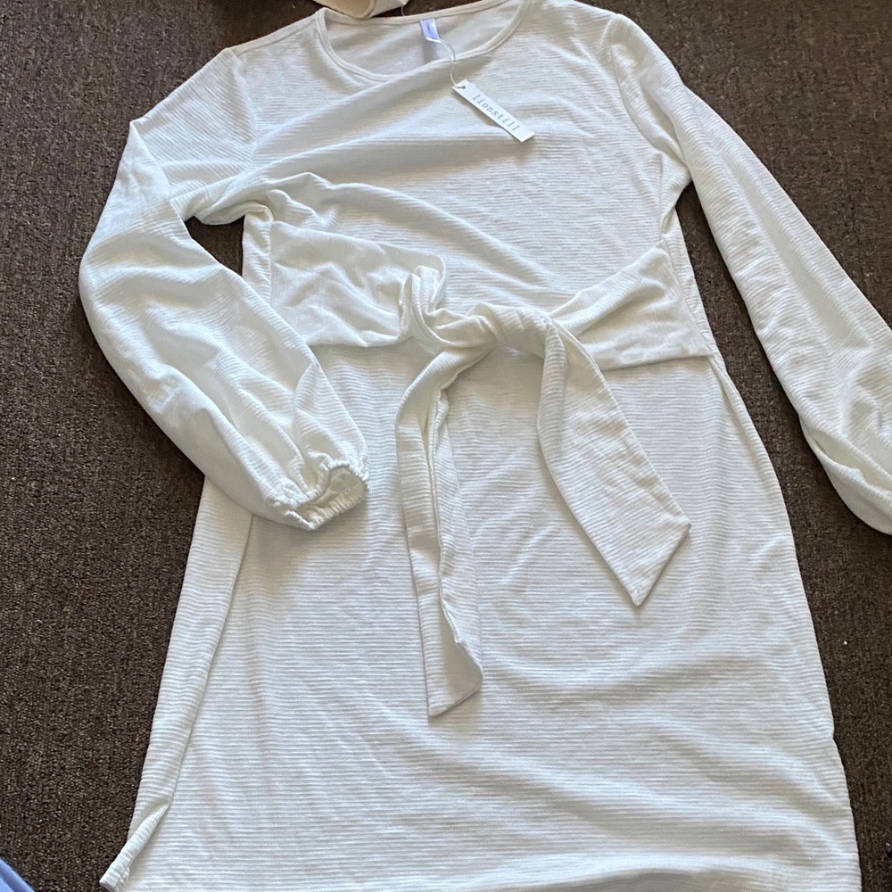 BNWT WOMENS SIZE LARGE FLOWY WHITE RIBBON DRESS